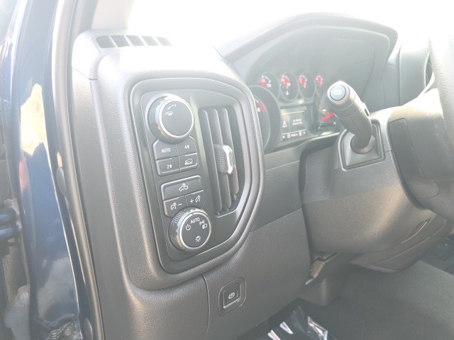 2023 Chevrolet Silverado 1500 Custom photo 11