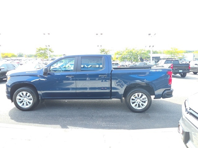 2023 Chevrolet Silverado 1500 Custom photo 4