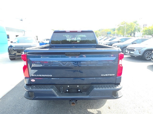 2023 Chevrolet Silverado 1500 Custom photo 5