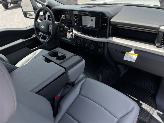 2025 Oxford White Ford Super Duty F-250 SRW XL 4X4 Truck