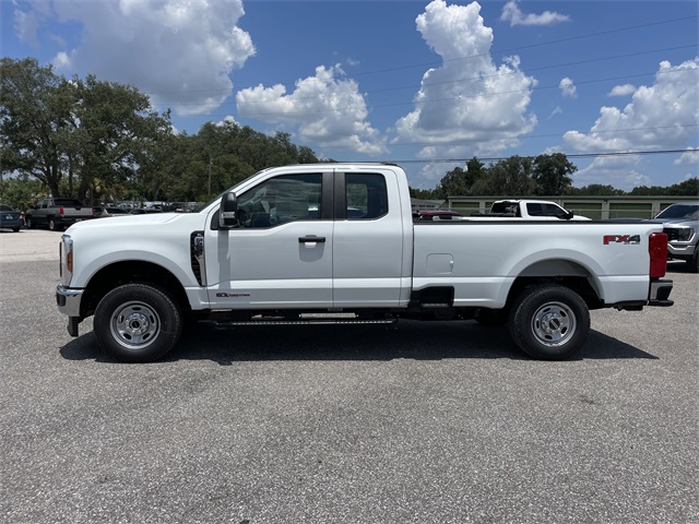 2025 Oxford White Ford Super Duty F-250 SRW XL 4X4 Truck