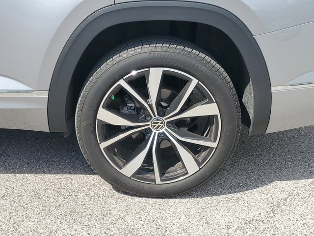 2024 Silver Mist Metallic Volkswagen Atlas 2.0T SEL Premium R-Line AWD SUV
