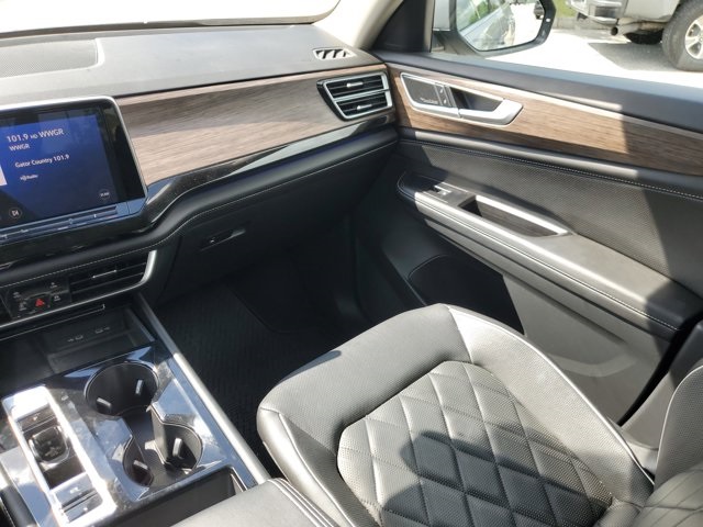 2024 Silver Mist Metallic Volkswagen Atlas 2.0T SEL Premium R-Line AWD SUV