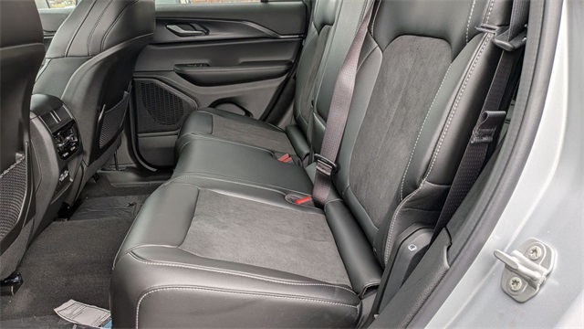 new 2025 Jeep Grand Cherokee car