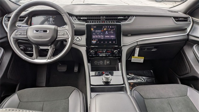 new 2025 Jeep Grand Cherokee car