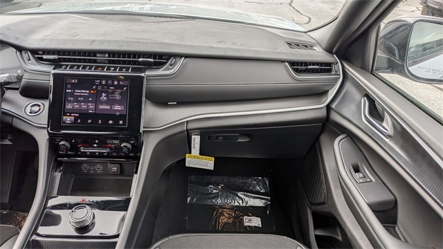 new 2025 Jeep Grand Cherokee car