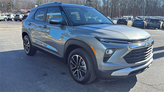 new 2025 Chevrolet TrailBlazer car, priced at $29,220
