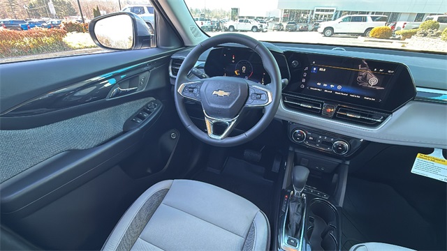 new 2025 Chevrolet TrailBlazer car, priced at $29,220
