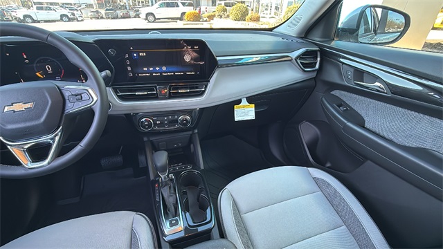 new 2025 Chevrolet TrailBlazer car, priced at $29,220