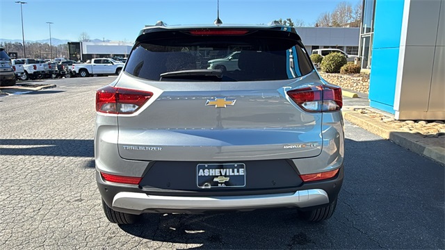 new 2025 Chevrolet TrailBlazer car, priced at $29,220