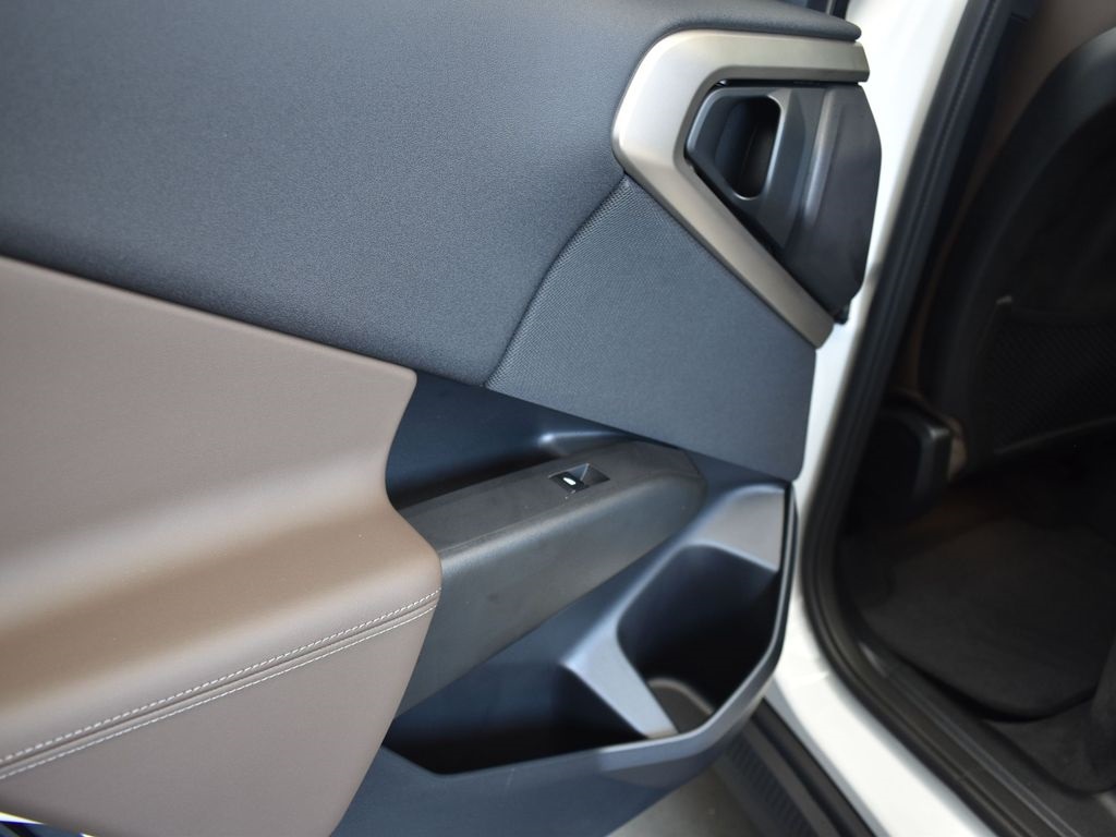 2025 Mineral White Metallic BMW X3 30 xDrive AWD SUV