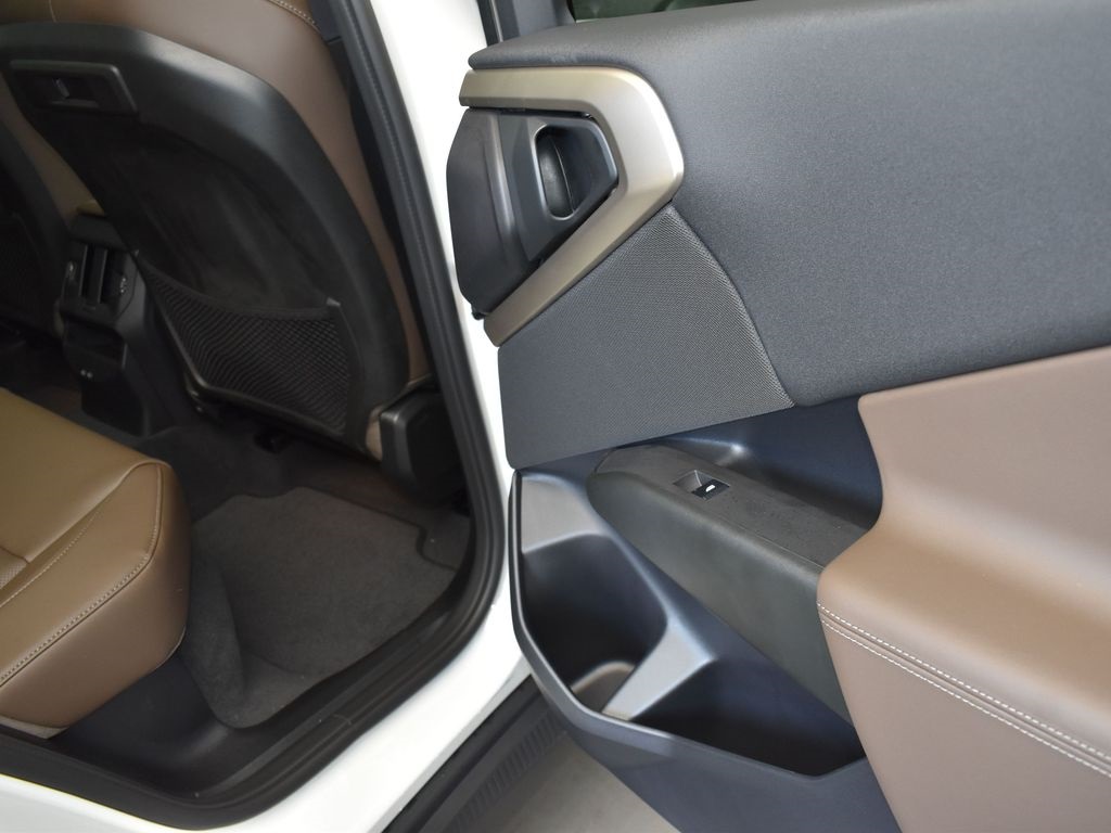 2025 Mineral White Metallic BMW X3 30 xDrive AWD SUV
