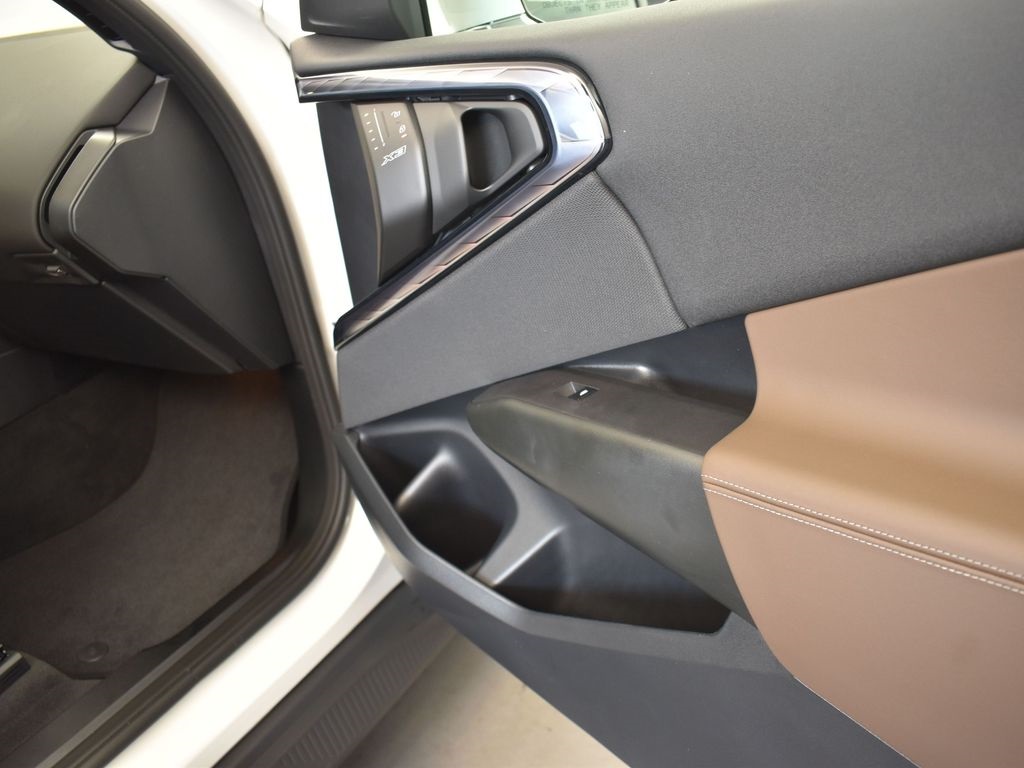 2025 Mineral White Metallic BMW X3 30 xDrive AWD SUV