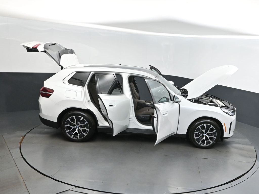 2025 Mineral White Metallic BMW X3 30 xDrive AWD SUV