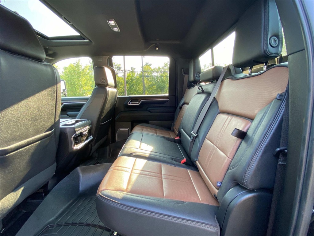2024 Chevrolet Silverado 3500HD High Country photo 16