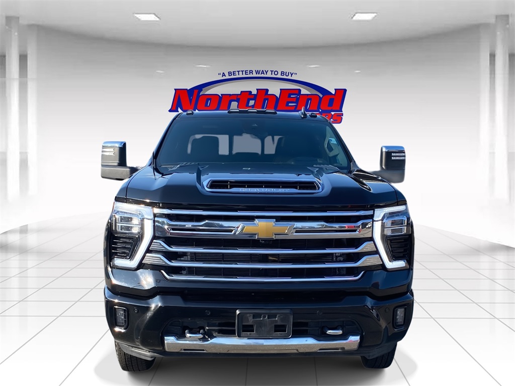 2024 Chevrolet Silverado 3500HD High Country photo 2