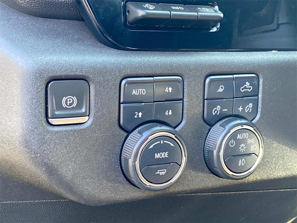 2024 Chevrolet Silverado 3500HD High Country photo 20
