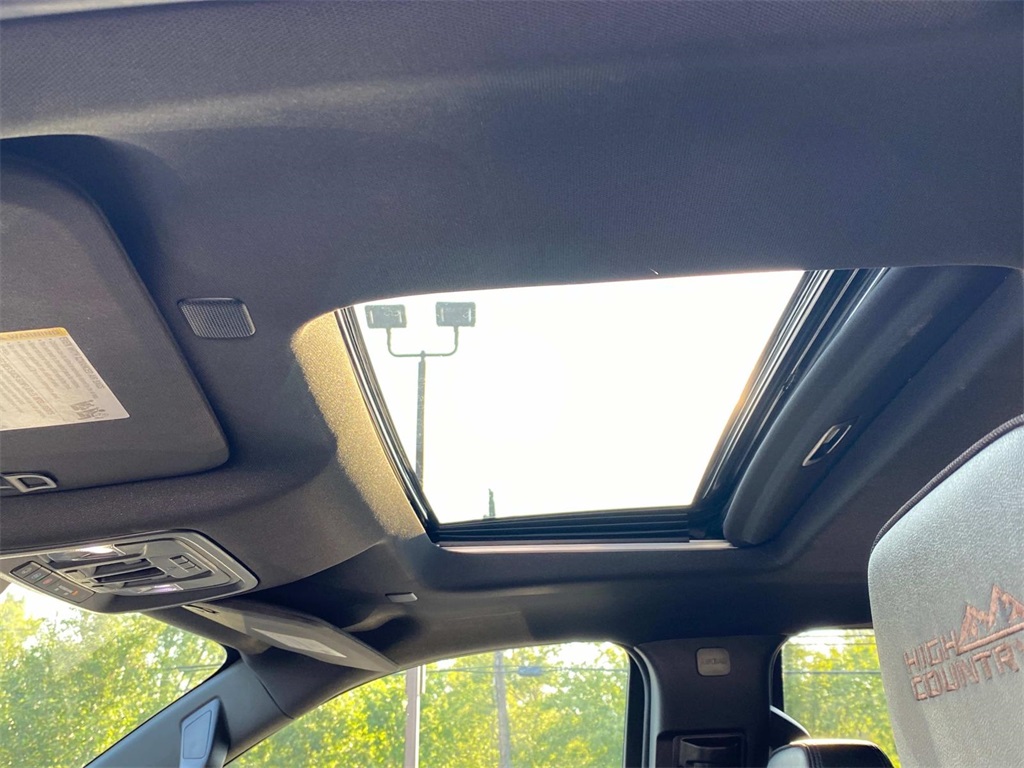 2024 Chevrolet Silverado 3500HD High Country photo 22