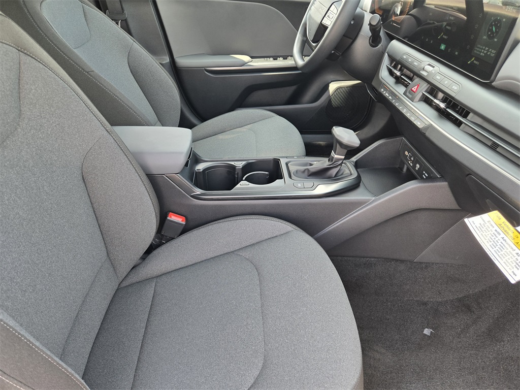 2025 Kia K4 LX photo 8