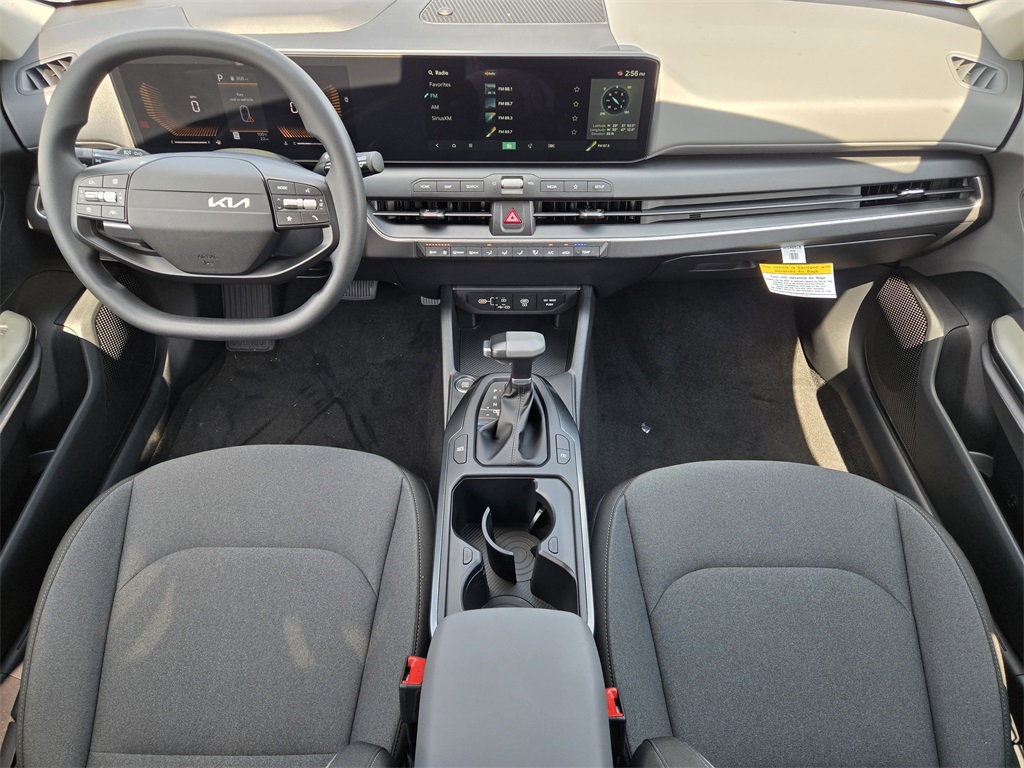 2025 Kia K4 LX photo 15