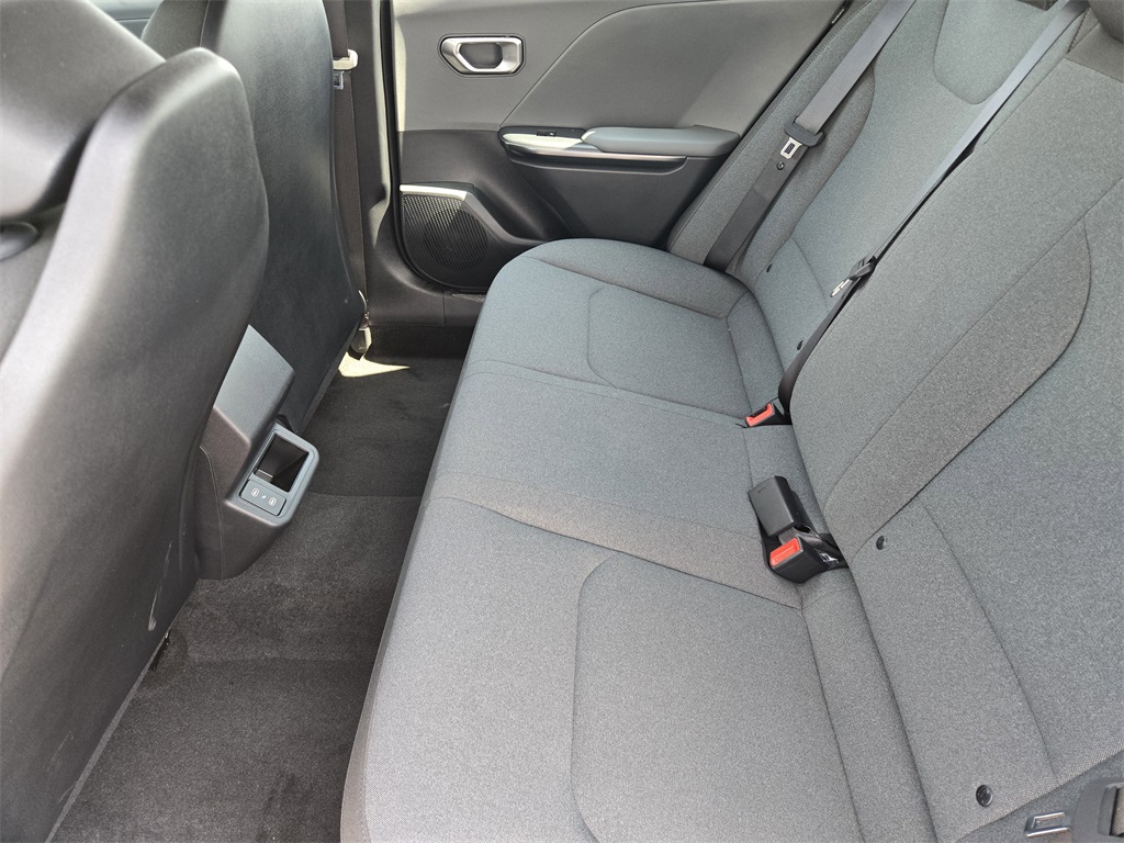2025 Kia K4 LX photo 17