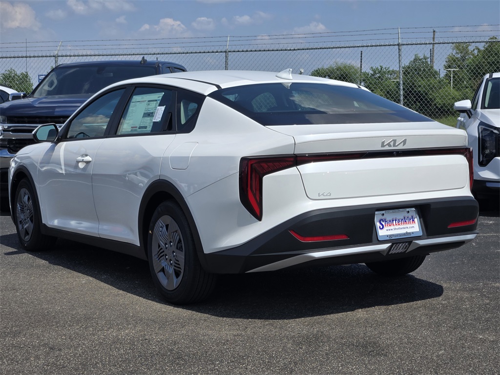 2025 Kia K4 LX photo 3