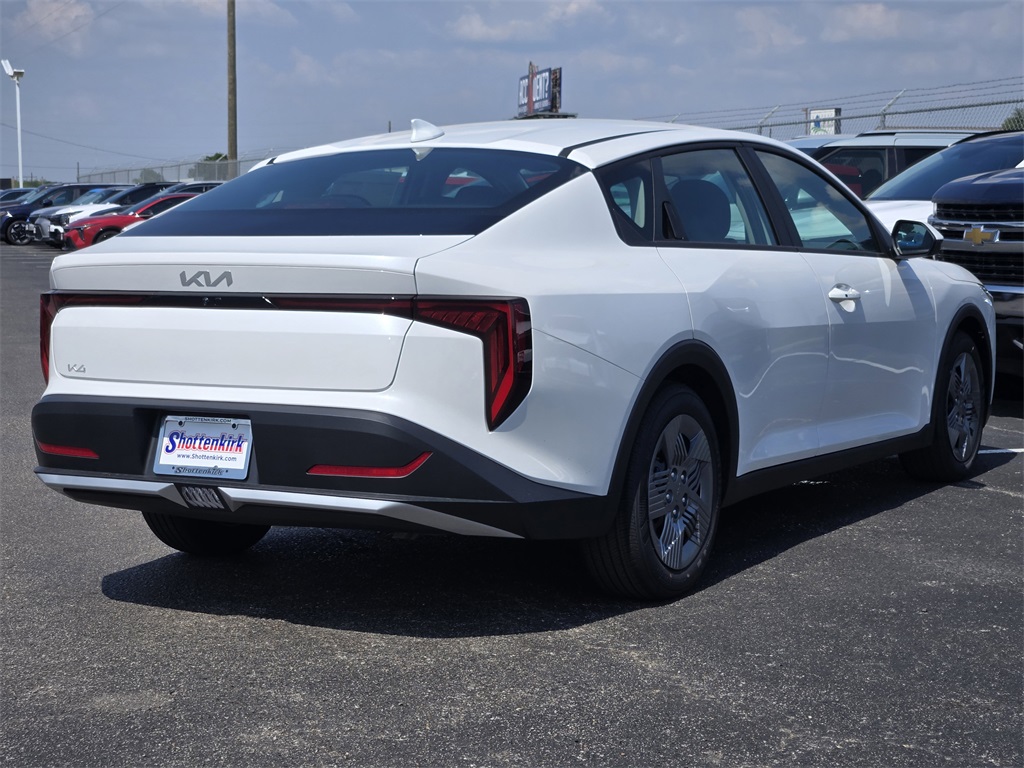 2025 Kia K4 LX photo 4