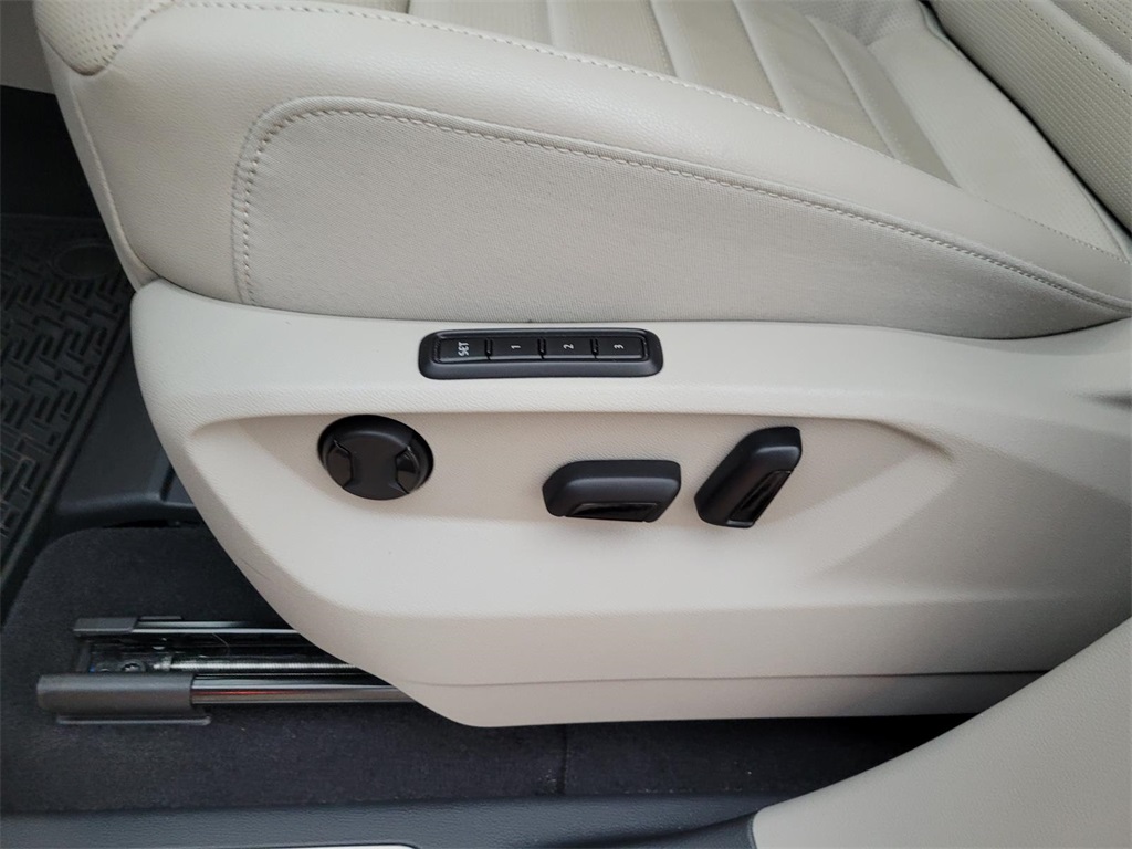 used 2018 Volkswagen Atlas car, priced at $26,800