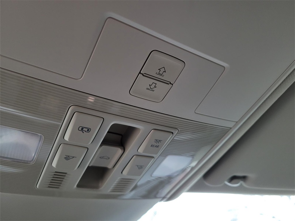 used 2018 Volkswagen Atlas car, priced at $26,800