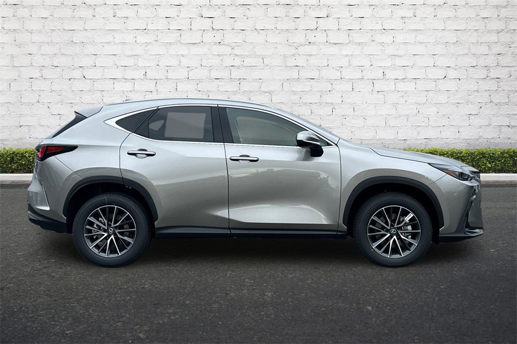 2026 Lexus NX 350 photo 2