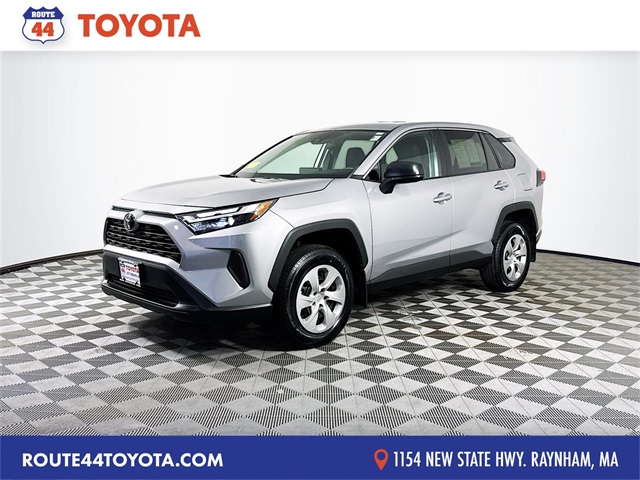 2023 Toyota RAV4 LE's photo