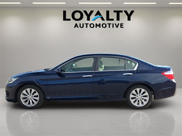 Used 2015 Honda Accord EX-L with VIN 1HGCR2F89FA022885 for sale in Chester, VA