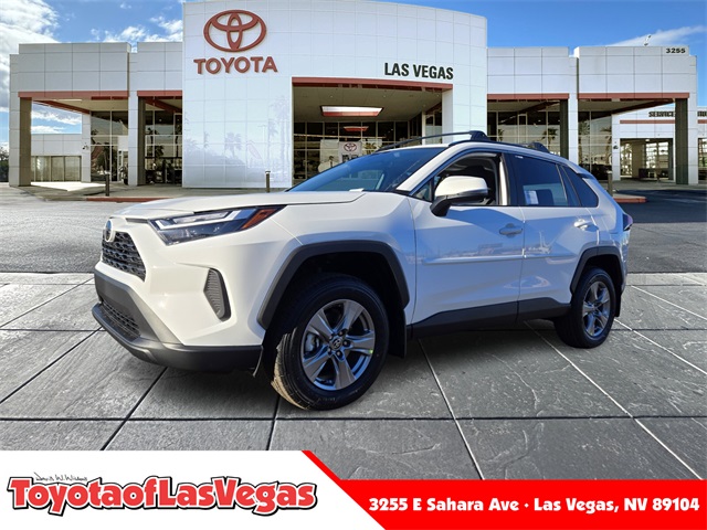 2025 Toyota RAV4 XLE's photo