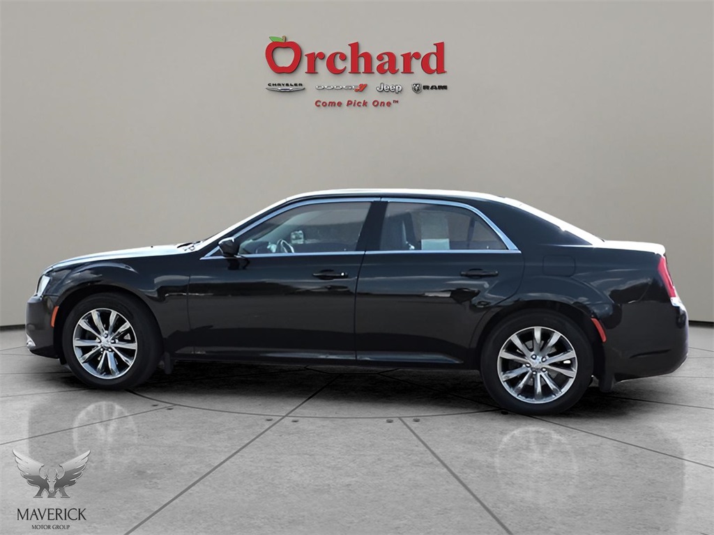 Used 2018 Chrysler 300 Touring with VIN 2C3CCARG6JH199096 for sale in Hudson, NY