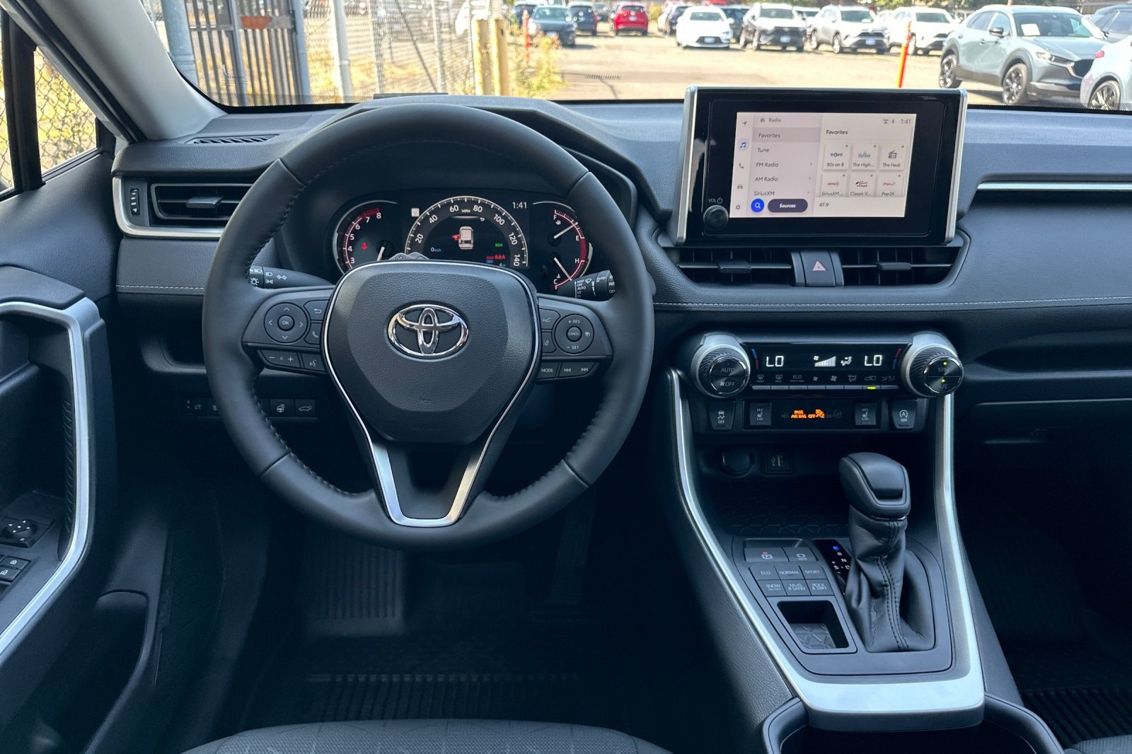 2025 Toyota RAV4 XLE photo 13