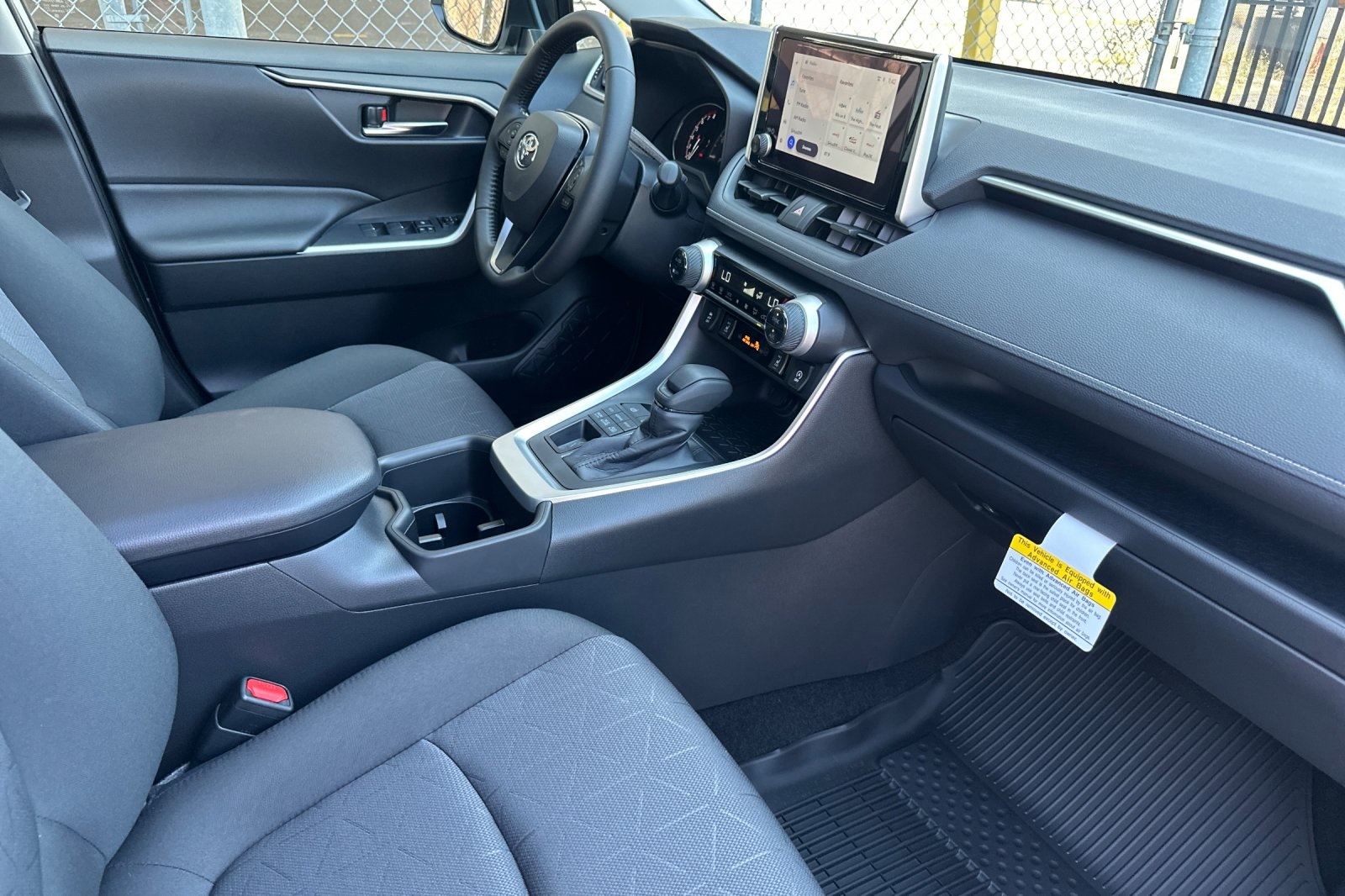 2025 Toyota RAV4 XLE photo 14