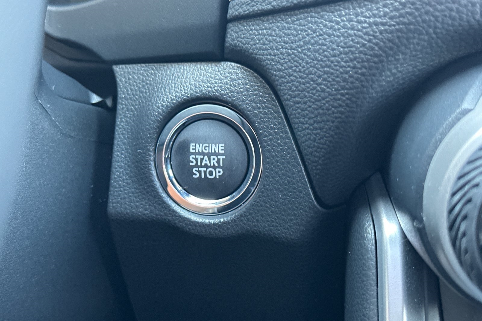 2025 Toyota RAV4 XLE photo 20