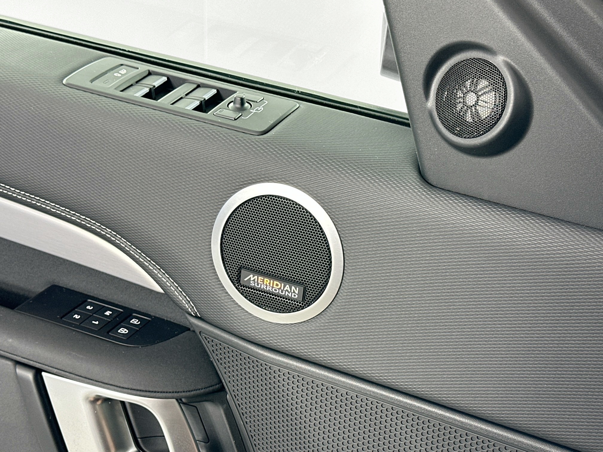 used 2024 Land Rover Discovery car, priced at $60,998