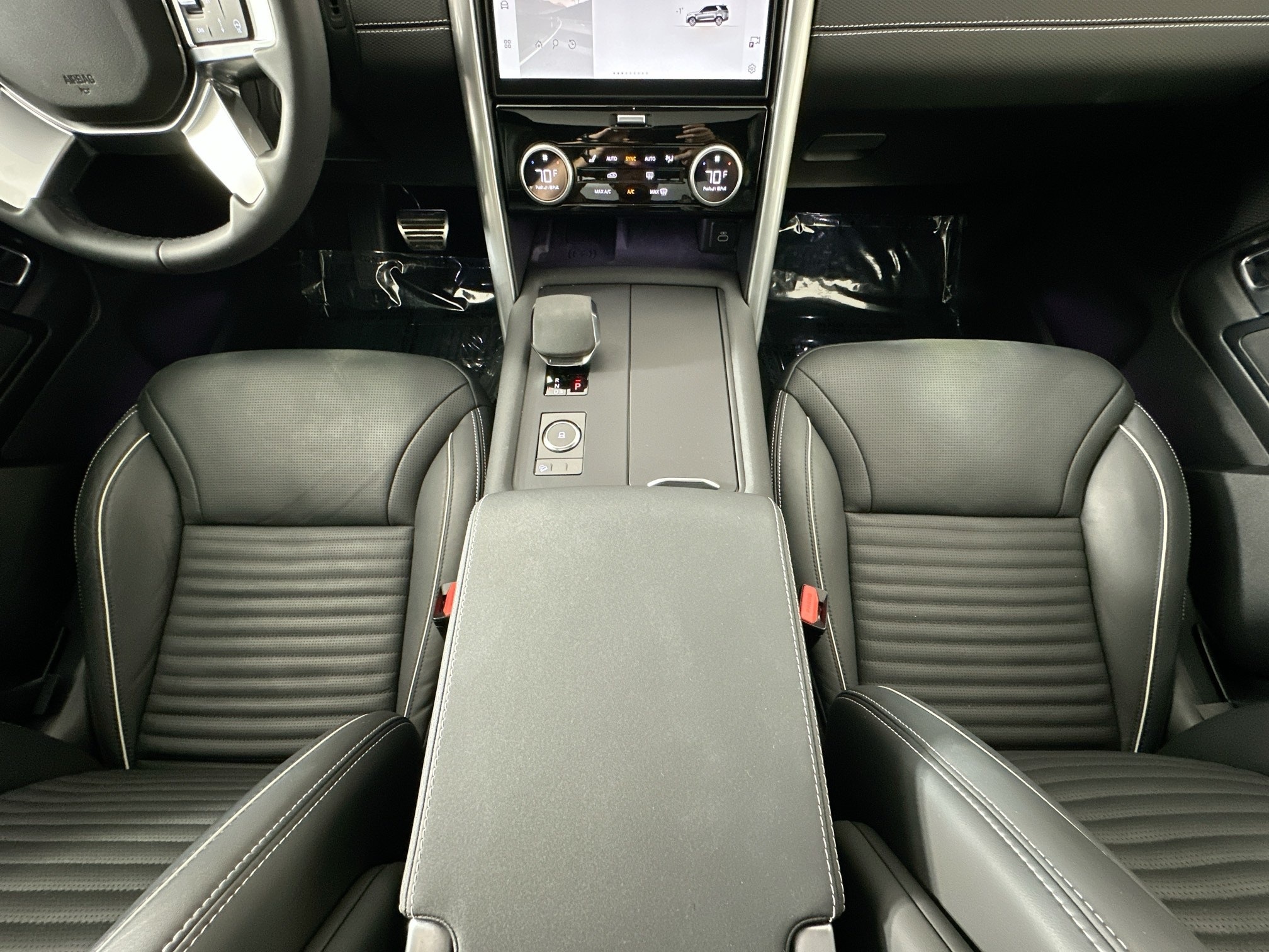 used 2024 Land Rover Discovery car, priced at $60,998