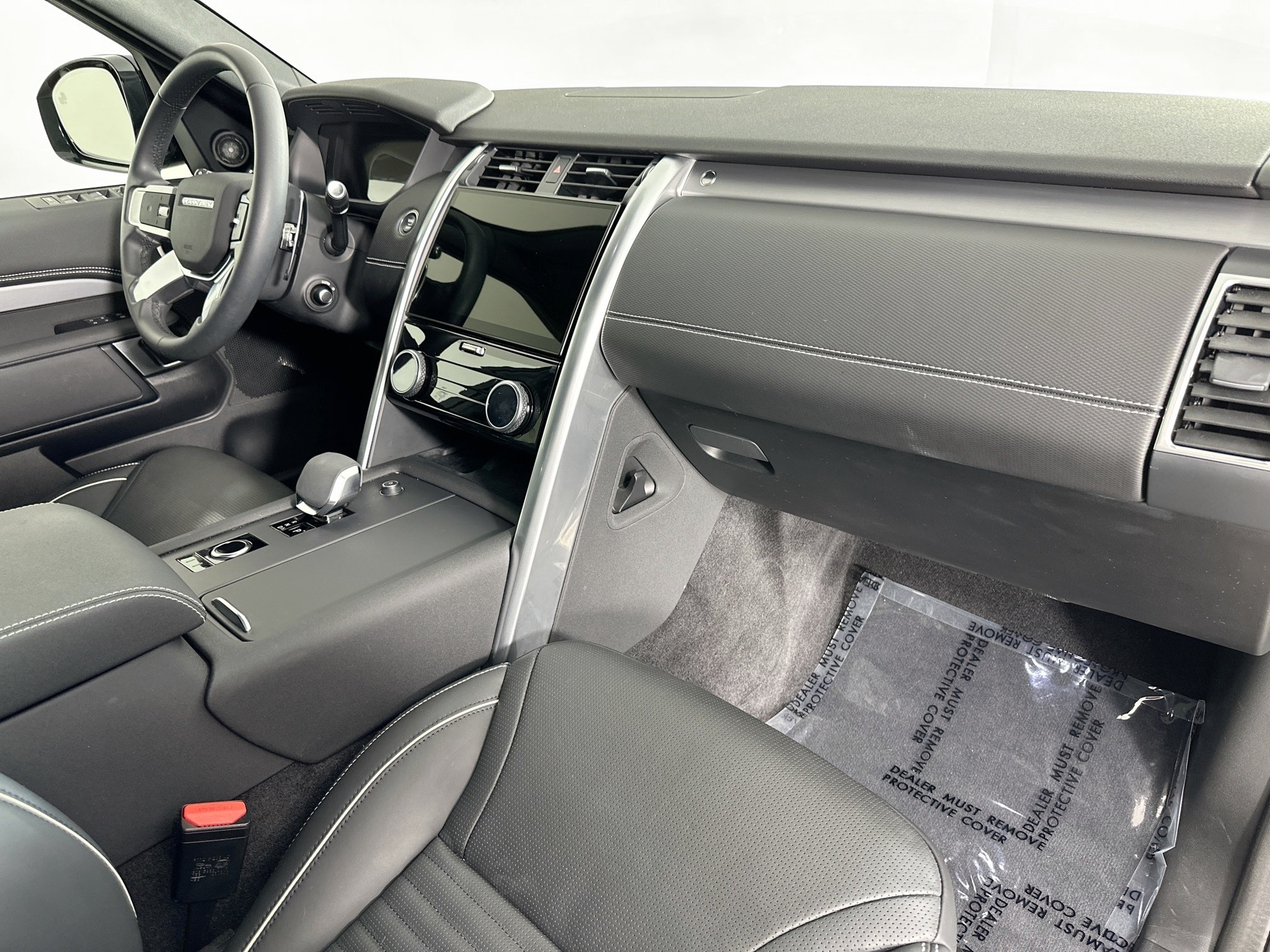 used 2024 Land Rover Discovery car, priced at $60,998