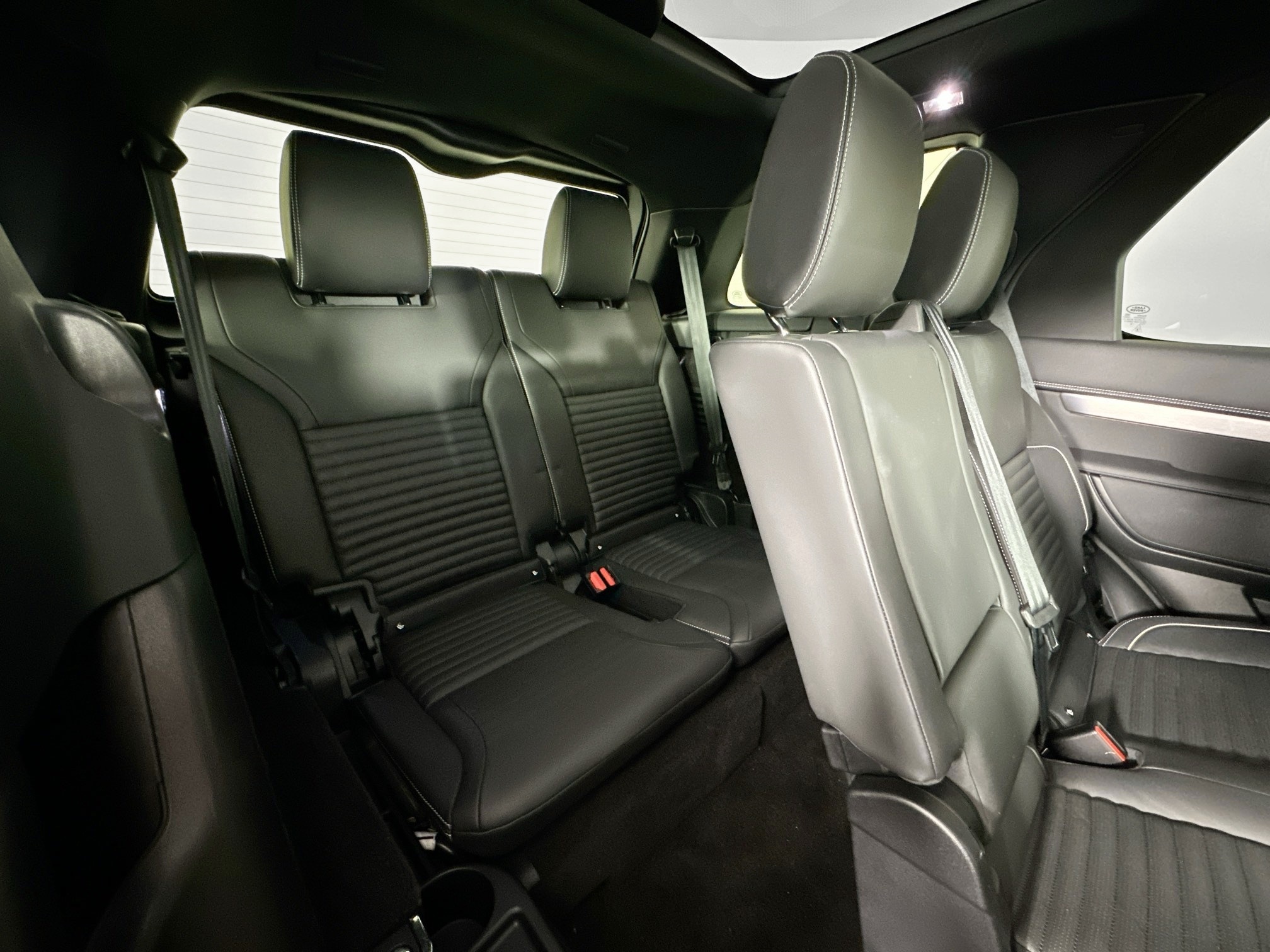 used 2024 Land Rover Discovery car, priced at $60,998