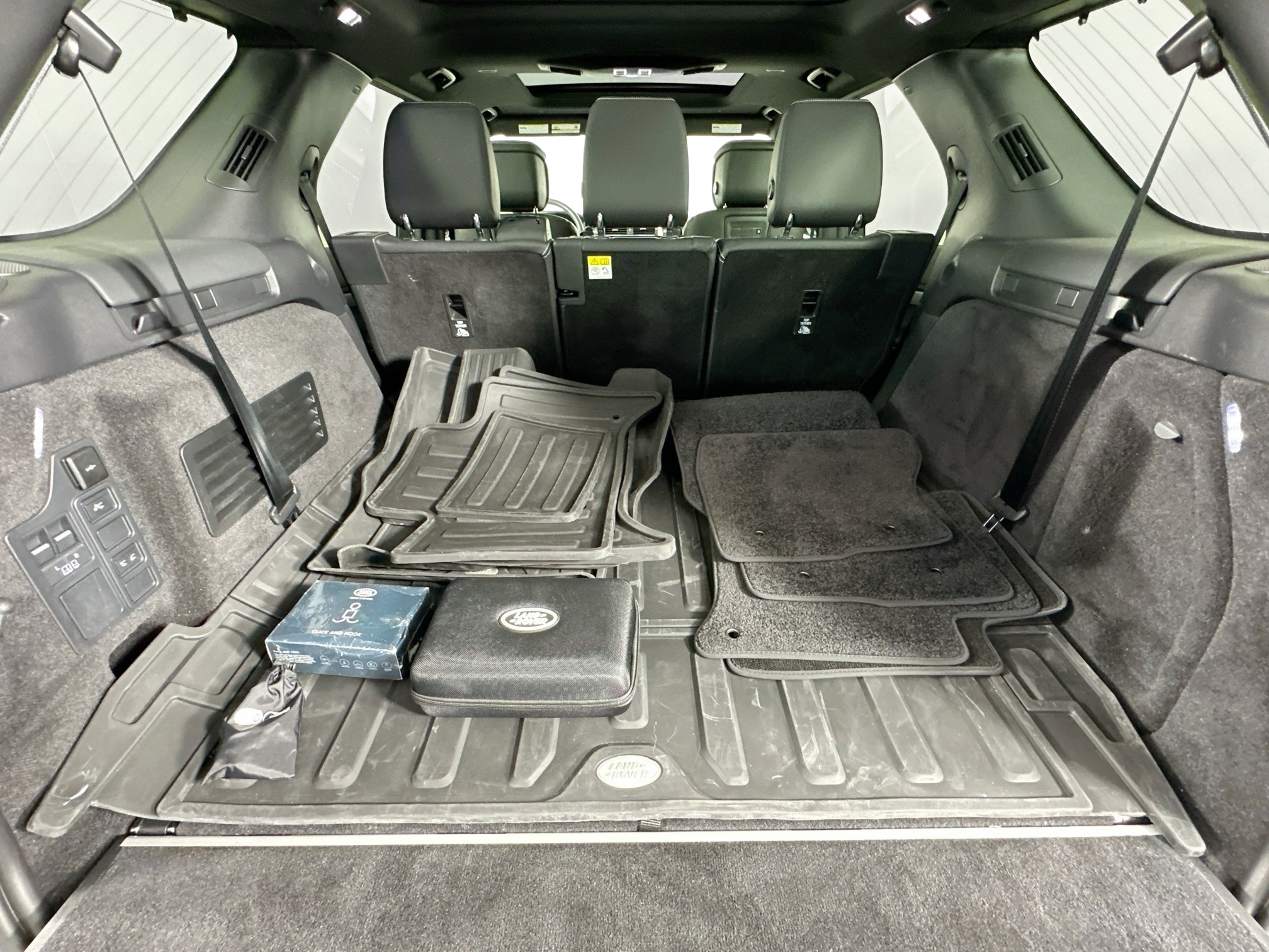 used 2024 Land Rover Discovery car, priced at $60,998