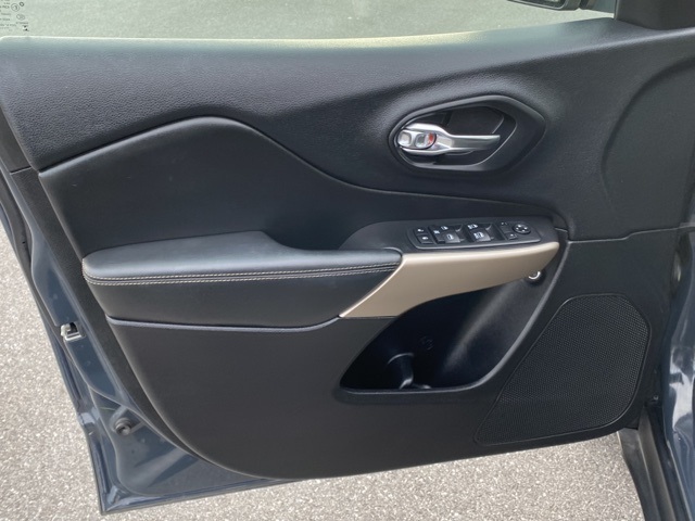 used 2018 Jeep Cherokee car, priced at $13,904