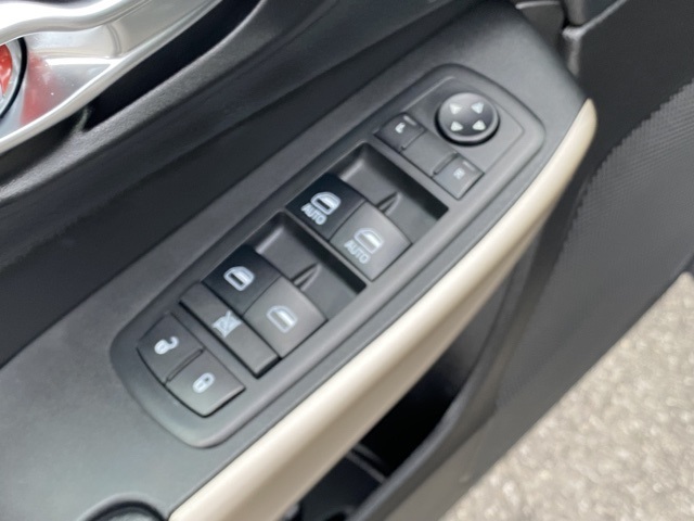 used 2018 Jeep Cherokee car, priced at $13,904