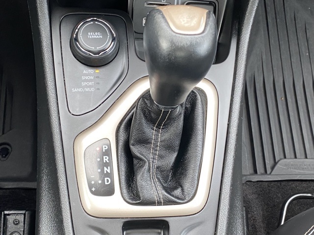 used 2018 Jeep Cherokee car, priced at $13,904