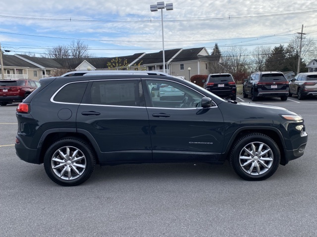 used 2018 Jeep Cherokee car, priced at $13,904