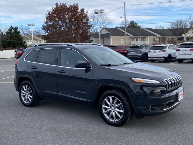 used 2018 Jeep Cherokee car, priced at $13,904