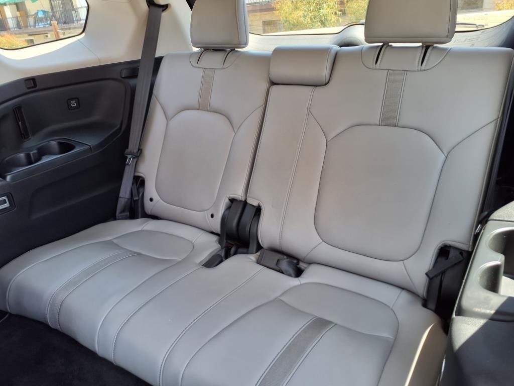 used 2023 Honda Pilot car, priced at $35,419