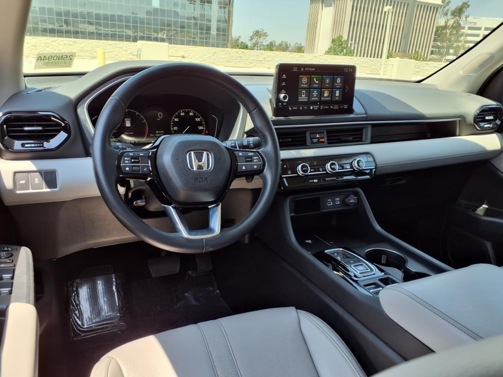 used 2023 Honda Pilot car, priced at $35,419