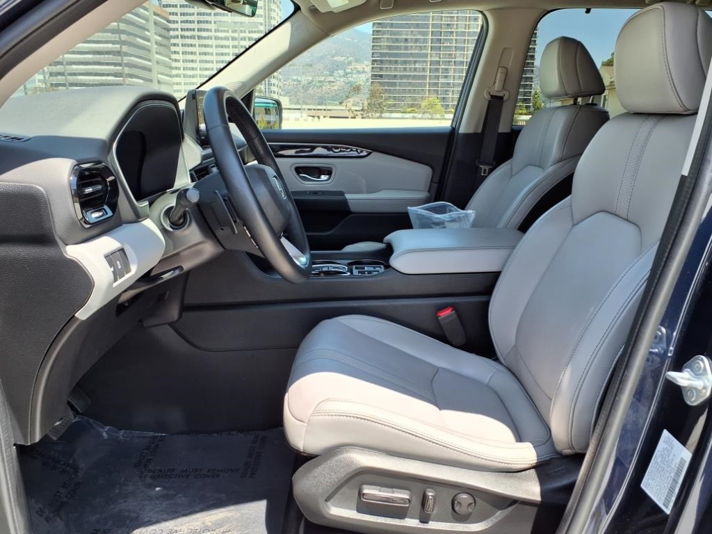 used 2023 Honda Pilot car, priced at $35,419